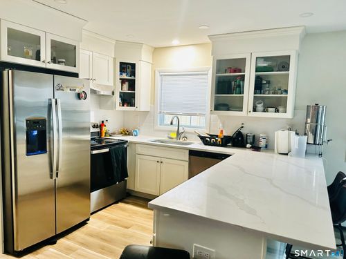 100 Ruden St, West Haven, CT, 06516-2433 | Card Image