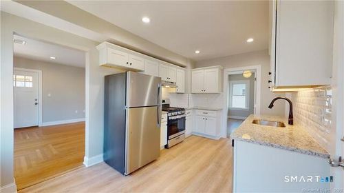 37 Harrison Ave, Branford, CT, 06405-3607 | Card Image