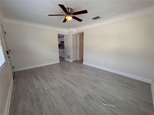 5601 62nd Way N, ST PETERSBURG, FL, 33709-1745 | Card Image