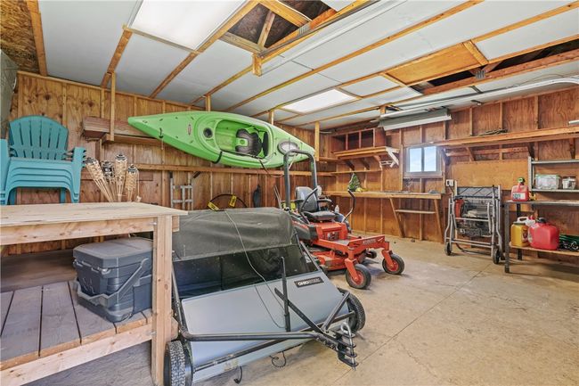 160 Sonnie Dr, House other with 3 bedrooms, 2 bathrooms and 6 parking in Crabtree PA | Image 32