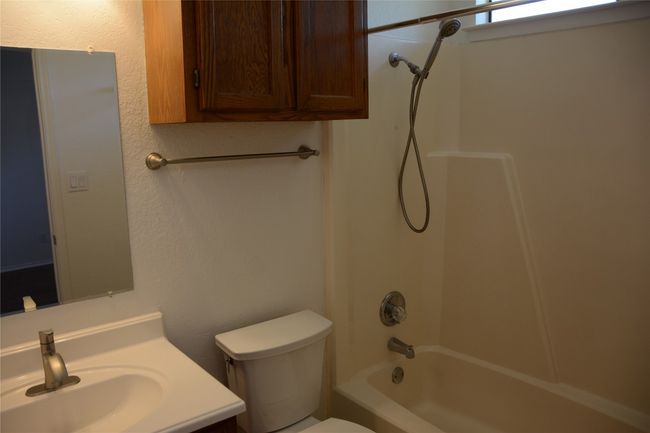 Primary Full Bathroom | Image 7