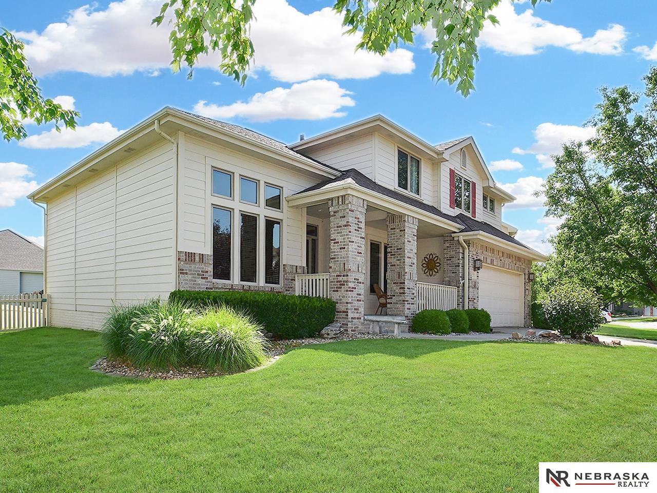 Schuyler Dr, Omaha, NE 68154