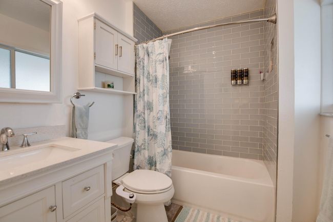 Primary Bathroom | Image 14