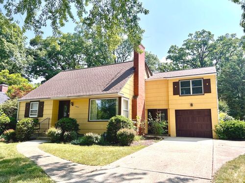 4633 Oakwood Ave, Downers Grove, IL, 60515-2709 | Card Image