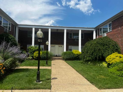 420 Sheridan Pl, Fairview, NJ, 07022-1936 | Card Image