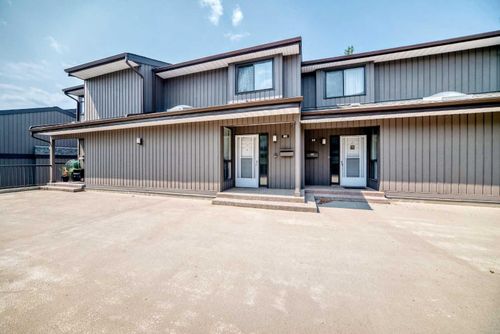815-3240 66 Ave Sw, Calgary, AB, T3E6M5 | Card Image