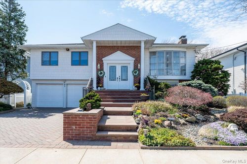 31 Regent Dr, Lido Beach, NY, 11561-4922 | Card Image
