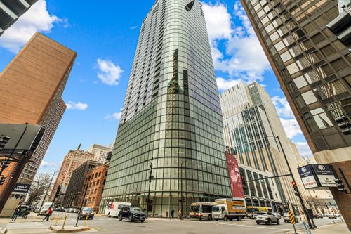 2606-600 Fairbanks Ct, Chicago, IL, 60611-5858 | Card Image