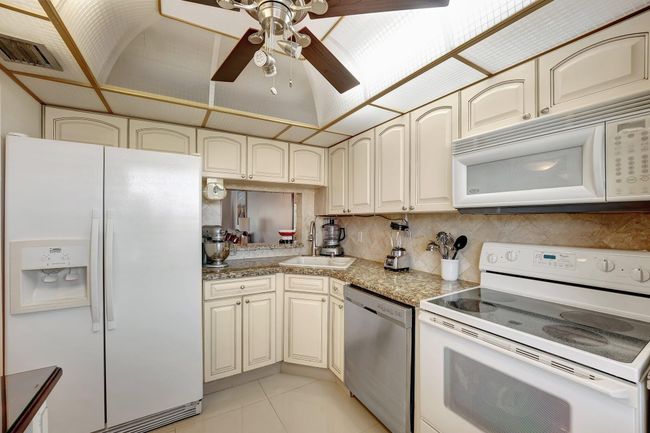 APT-307R - 3776 Inverrary Blvd, Condo with 2 bedrooms, 2 bathrooms and null parking in Lauderhill FL | Image 4