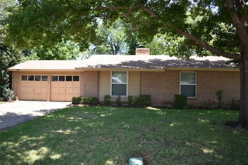 1301 Doncaster St, Irving, TX, 75062-7405 | Card Image