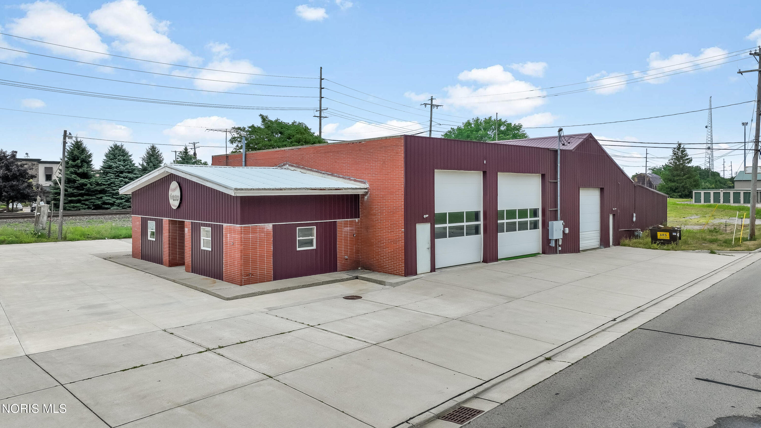 100 S Defiance St, Archbold, OH 43502