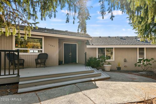 7407 Englewood Ave, Yakima, WA, 98908-1022 | Card Image