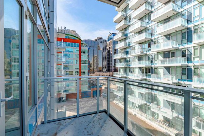 601 - 118 Waterfront Court Sw, Home with 2 bedrooms, 2 bathrooms and 1 parking in Calgary AB | Image 24