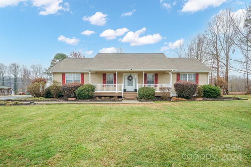 3272 Friendly Park Road, Lenoir, NC, 28645 | Card Image