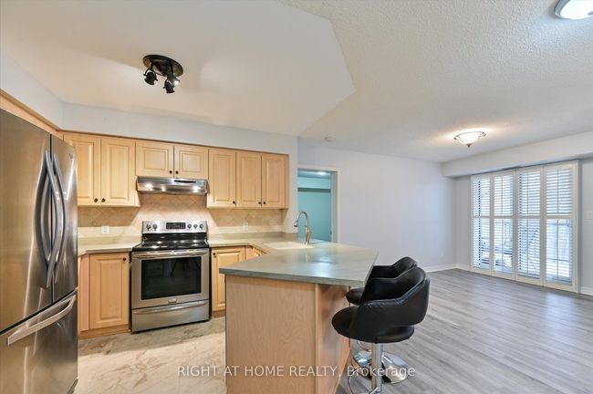 204 - 245 Pine Grove Rd, Condo with 2 bedrooms, 2 bathrooms and 1 parking in Vaughan ON | Image 7