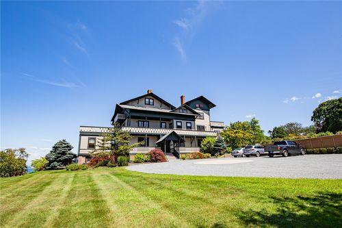 j-35 Chastellux Ave, Newport, RI, 02840-3856 | Card Image