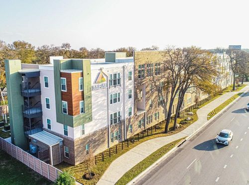 4611 N Interstate 35, Austin, TX, 78722-1048 | Card Image