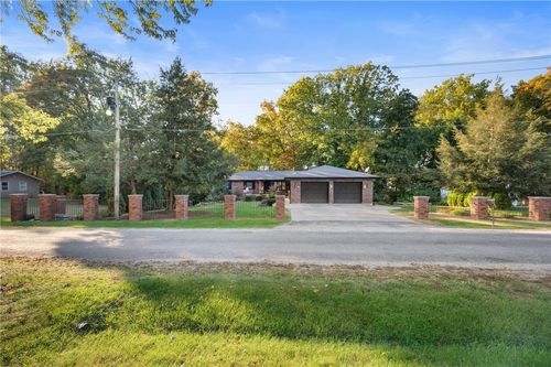 126 Edgewood Dr, Marshall, IL, 62441-4270 | Card Image