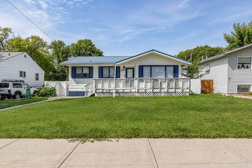 239 2 St E, Brooks, AB, T1R0G8 | Card Image