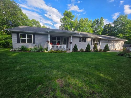 6670 Tower Lake Rd Ne, Belding, MI, 48809-8303 | Card Image