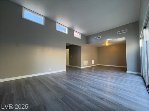 4239 Brockton Green Ct, Las Vegas, NV, 89110-4505 | Card Image