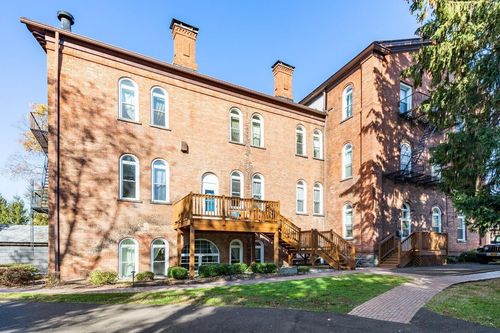 21 Idlewild Ave, Cornwall On Hudson, NY, 12520-1138 | Card Image