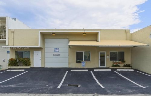 1210 Ne 8th Ave, Fort Lauderdale, FL, 33304-2002 | Card Image