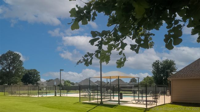 Neighborhood pool | Image 19