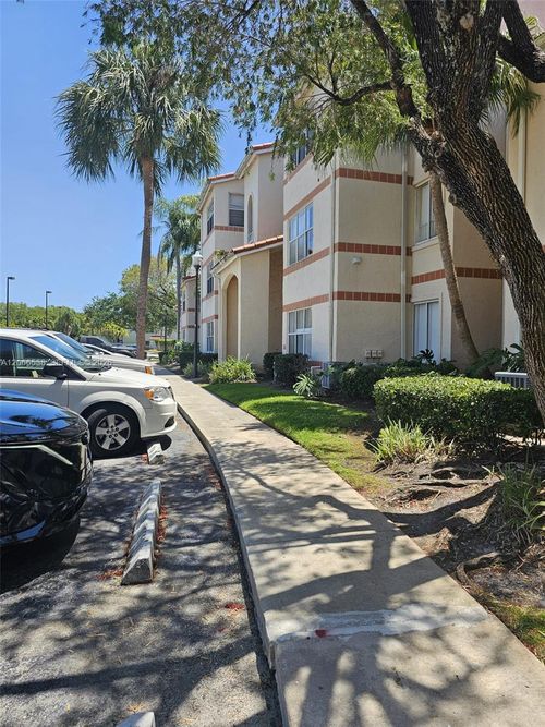 221-3470 Pinewalk Dr N, Margate, FL, 33063-7868 | Card Image