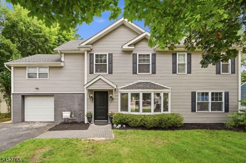 226 Church Ln, Wayne, NJ, 07470-3323 | Card Image