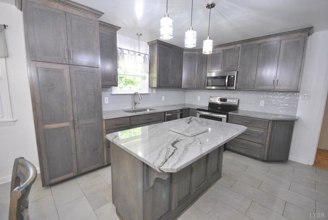 112 Half Moon Ln, House other with 3 bedrooms, 3 bathrooms and null parking in Rustburg VA | Image 11