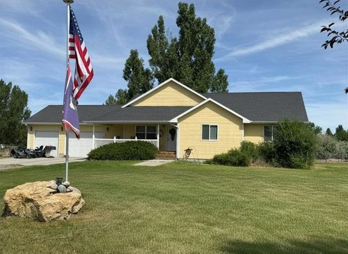 101 Pa Gari Dr, Worland, WY, 82401-8200 | Card Image