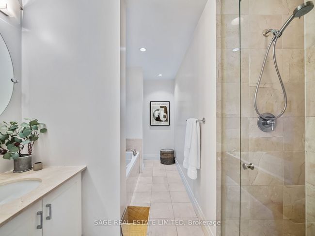 507 - 20 Scrivener Sq, Condo with 2 bedrooms, 2 bathrooms and null parking in Toronto ON | Image 32