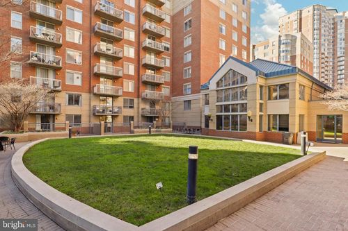 104w-3835 9th St N, ARLINGTON, VA, 22203-1994 | Card Image