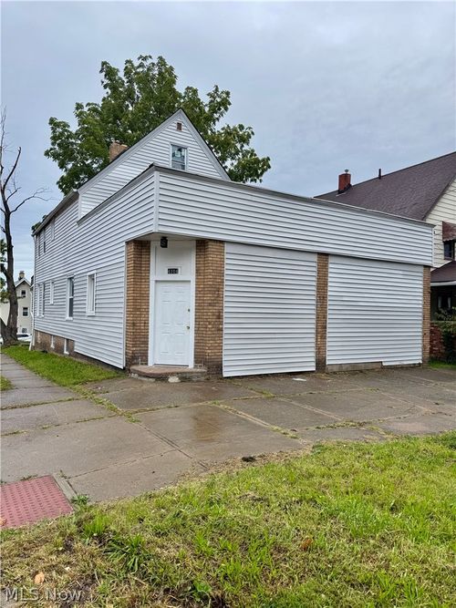 4104 Woburn Ave, Cleveland, OH, 44109-3858 | Card Image