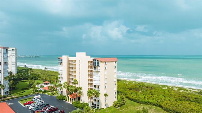 405 - 3870 N Highway A1a, Condo with 2 bedrooms, 2 bathrooms and null parking in Hutchinson Island FL | Image 45
