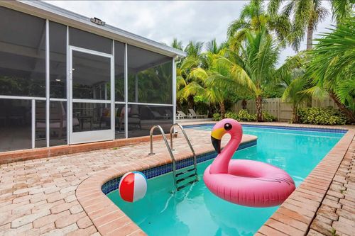 1311 Monroe St, Hollywood, FL, 33019-1823 | Card Image
