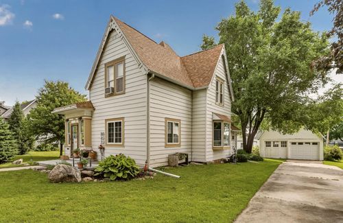 605 University Ave, Spring Valley, MN, 55975-1657 | Card Image