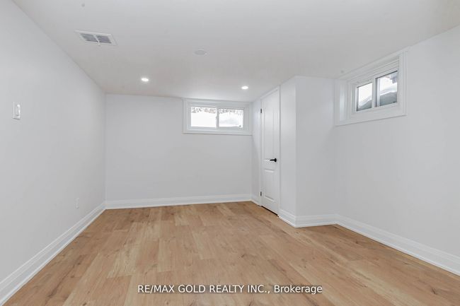 1362 Pharmacy Ave, House other with 5 bedrooms, 3 bathrooms and 3 parking in Scarborough ON | Image 39
