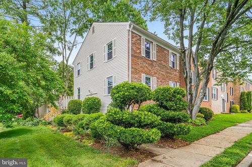 5500 Kendrick Ln, BURKE, VA, 22015-1931 | Card Image