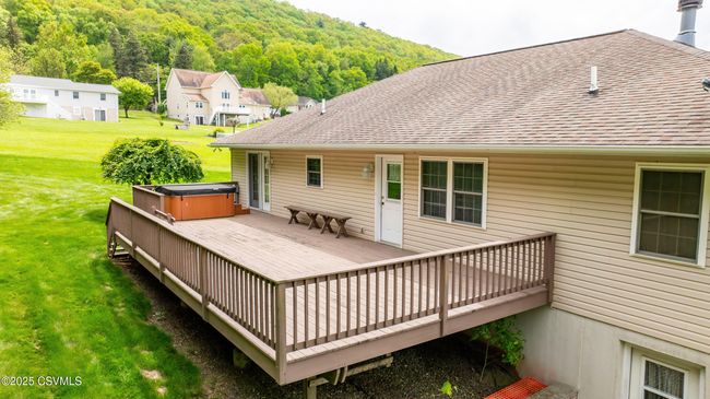 17 Makara Dr, House other with 3 bedrooms, 2 bathrooms and null parking in Drums PA | Image 45