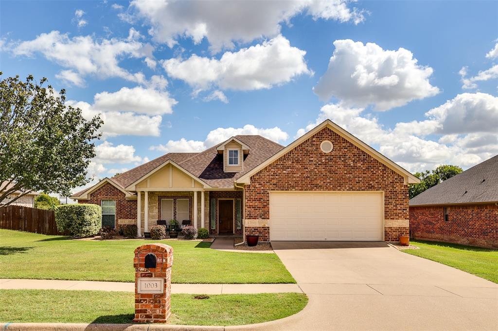 Louise Ln, Ennis, TX 75119