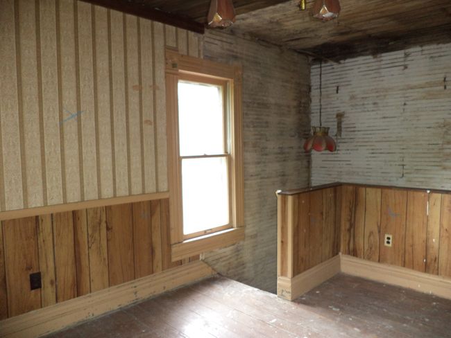 201 W Chestnut St, Home with 3 bedrooms, 1 bathrooms and null parking in Fairbury IL | Image 7