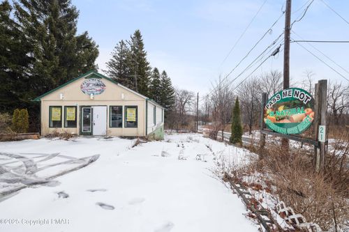 21 Sterling Rd, Mount Pocono, PA, 18344-1118 | Card Image