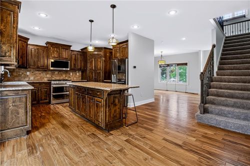 1236 Vivian Dr, Warrensburg, MO, 64093-7866 | Card Image