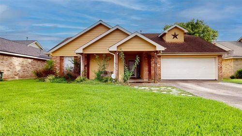 2010 Wildwood Dr, Deer Park, TX, 77536-3903 | Card Image