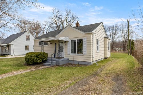 6327 Hunt St, Romulus, MI, 48174-4003 | Card Image