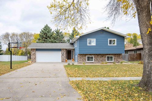 21 Birch Ln S, Fargo, ND, 58103-4605 | Card Image