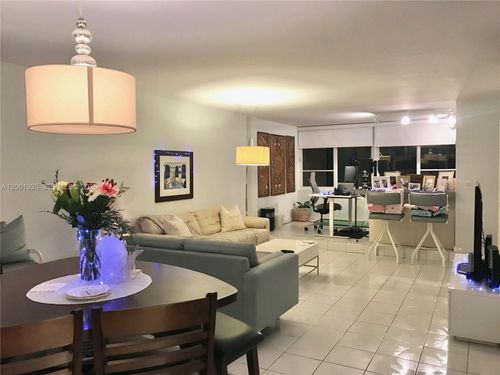 518-5005 Collins Ave, MIAMI BEACH, FL, 33140-2753 | Card Image
