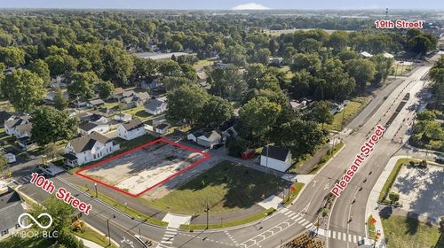 726 S 10th St, Noblesville, IN, 46060-3502 | Card Image